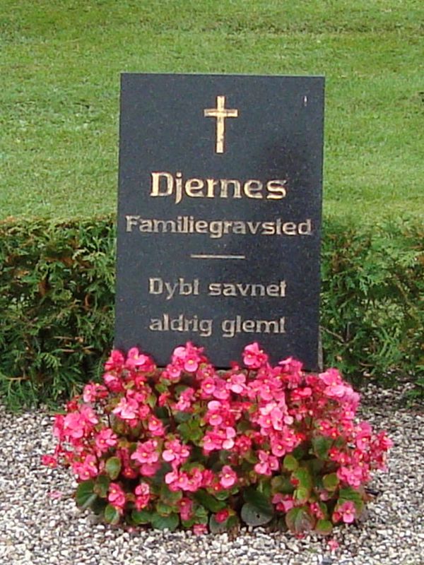 Djernes's familiegravsted.JPG